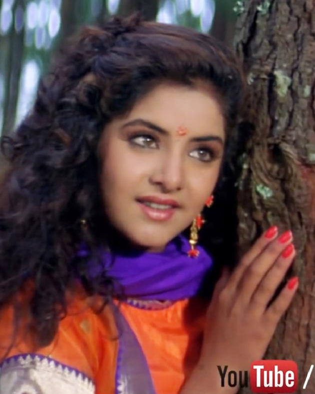 English Film-Review by Divya Bharti : 111110672