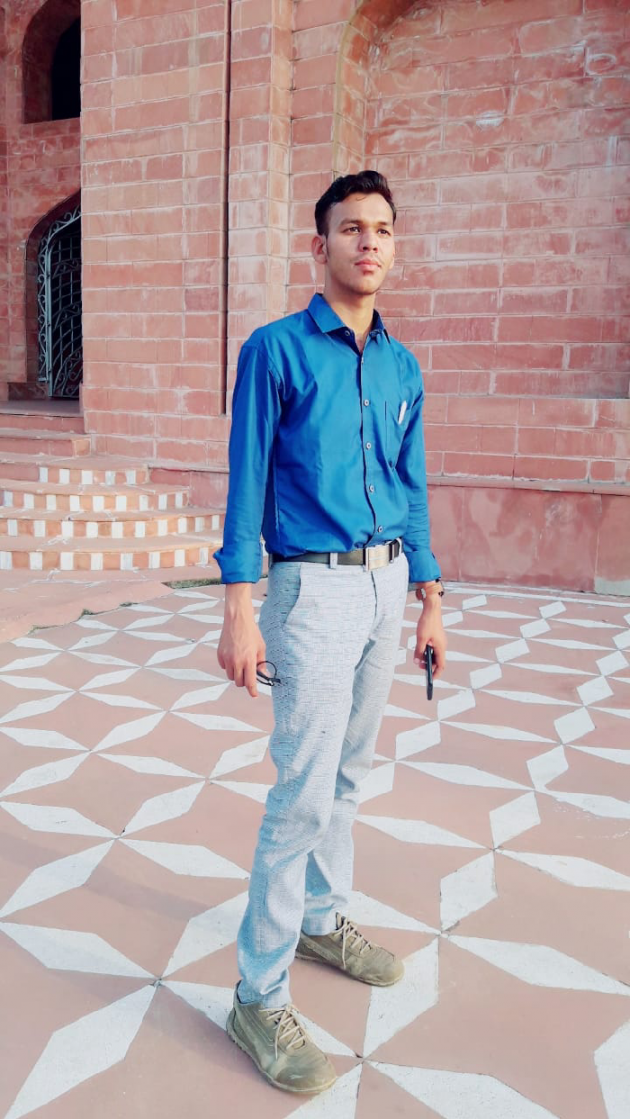 Hindi Quotes by Deepesh Darvarkar Sen : 111237989