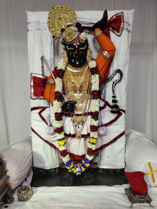 Gujarati Religious by Hir : 111355268