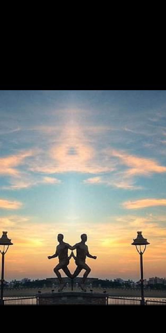 Hindi Thought by Urvashi Trivedi : 111421033