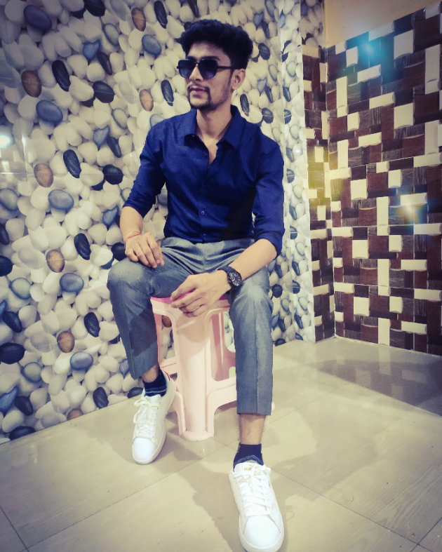 Hindi Quotes by vishvnath yadav : 111839044